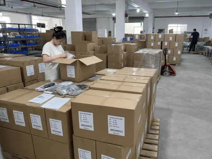 Export cartons sized for 20GP and 40HQ container loading with batch code labels