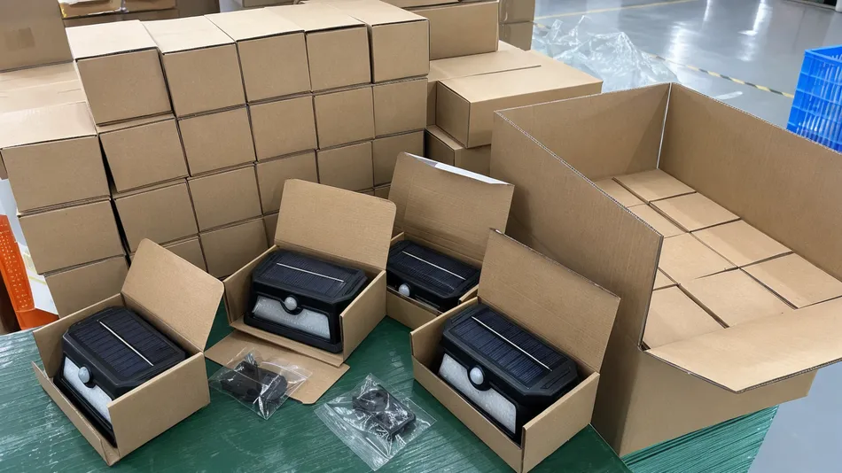 Compact PIR solar security lights packaged for hardware distribution and e-commerce resale channels