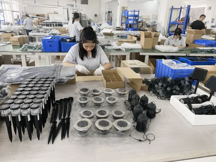 Mixed-SKU solar garden lighting order assembled from five product lines at JXSOL factory