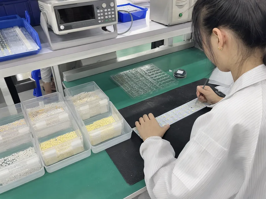 LED chips sorted by lumen output and color temperature during module assembly for batch consistency