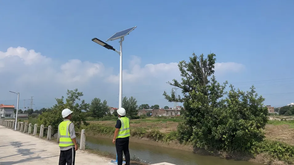 Solar panel orientation and shading clearance for all-in-one solar street light installation