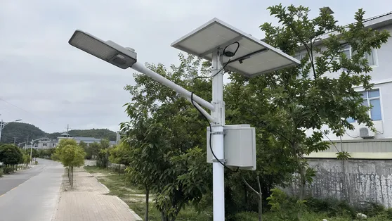 Split solar street light with separate panel and battery