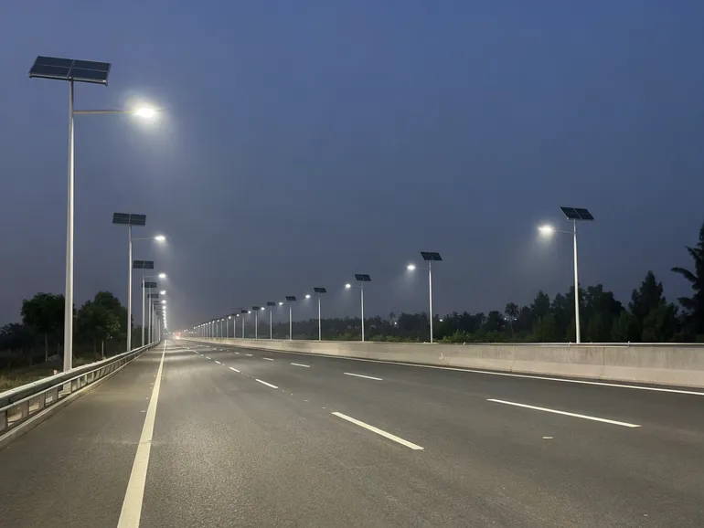 Solar highway light installation on a multi-lane road showing proper beam coverage without dark zones