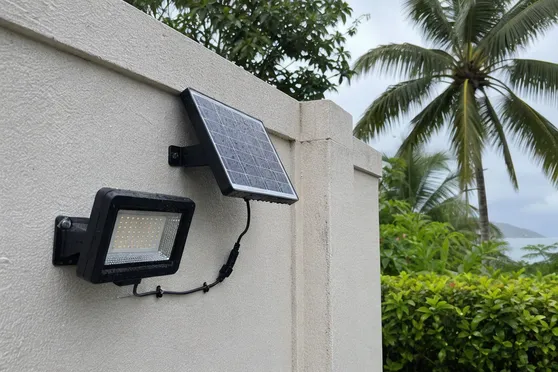 IP67 waterproof solar wall lights for coastal and tropical environments