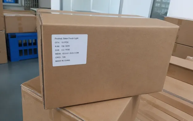 Plain export carton with applied label for wholesale solar porch light distribution