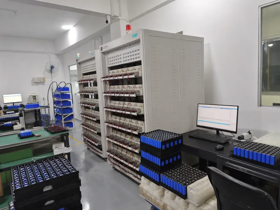 Battery cell matching and charge-discharge cycle testing equipment at JXSOL factory